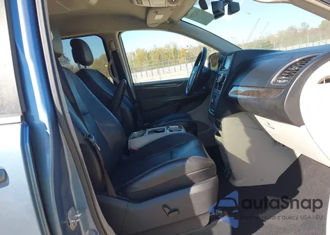 2011 Chrysler Town & Country Touring-L from USA, damaged, VIN 2A4RR8DG4BR758686